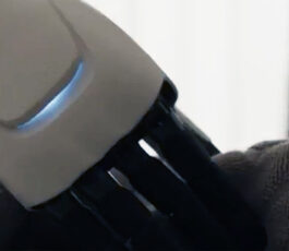 LG CLOiD is designed to perform a wide range of indoor household tasks, enhancing everyday convenience and improving quality of life by making home management more efficient and intuitive.